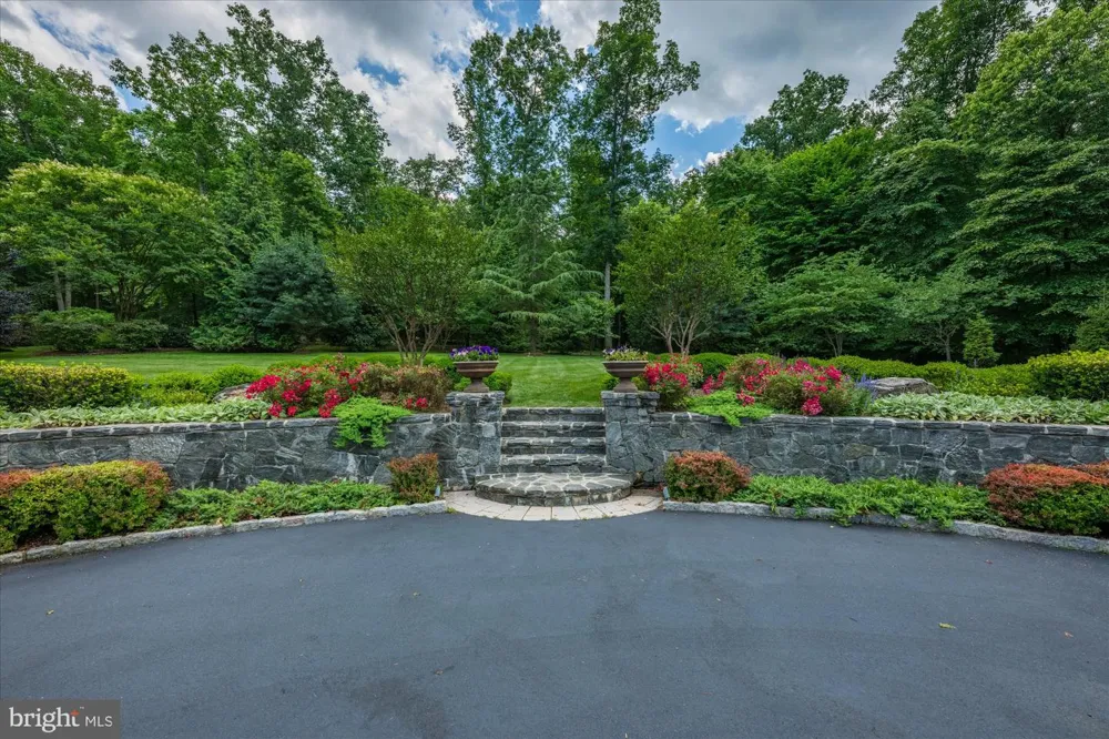 21750 LAUREL WOOD Leesburg, VA 20175