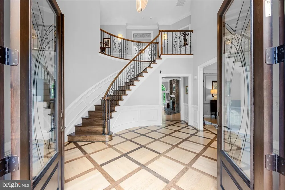 21750 LAUREL WOOD Leesburg, VA 20175