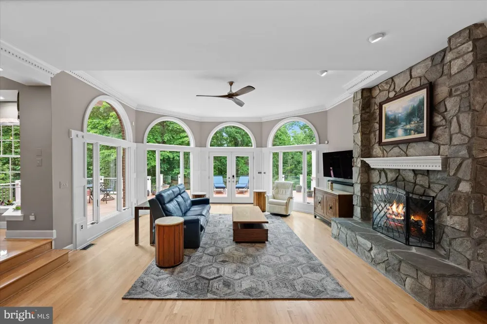 21750 LAUREL WOOD Leesburg, VA 20175
