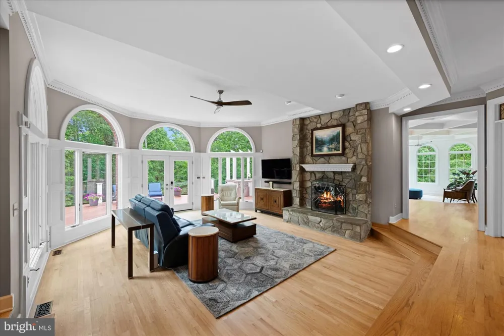 21750 LAUREL WOOD Leesburg, VA 20175
