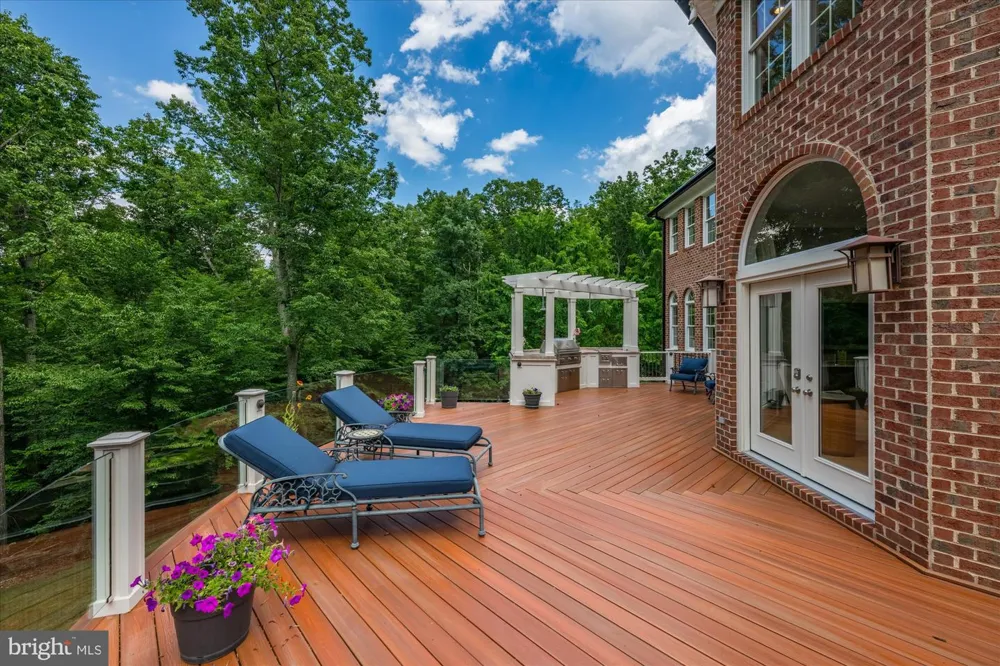21750 LAUREL WOOD Leesburg, VA 20175