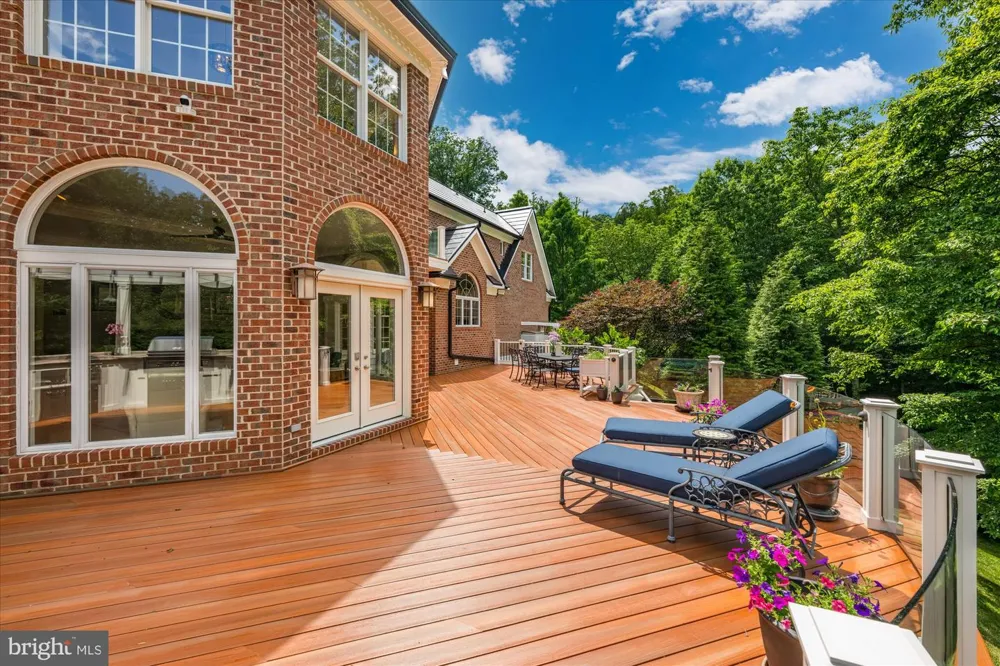 21750 LAUREL WOOD Leesburg, VA 20175