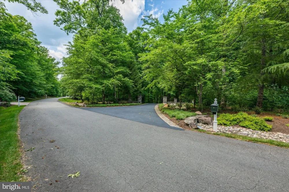 21750 LAUREL WOOD Leesburg, VA 20175