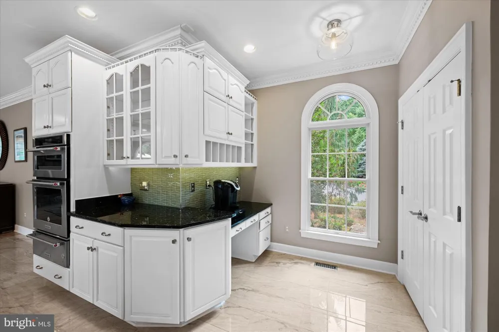21750 LAUREL WOOD Leesburg, VA 20175