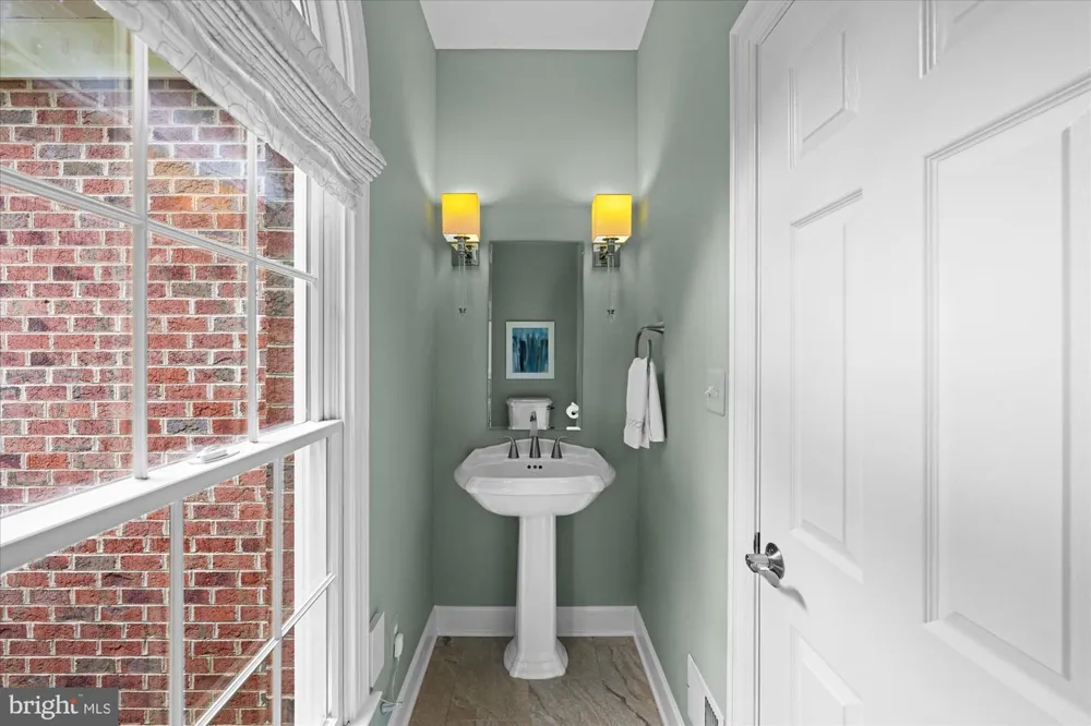 21750 LAUREL WOOD Leesburg, VA 20175