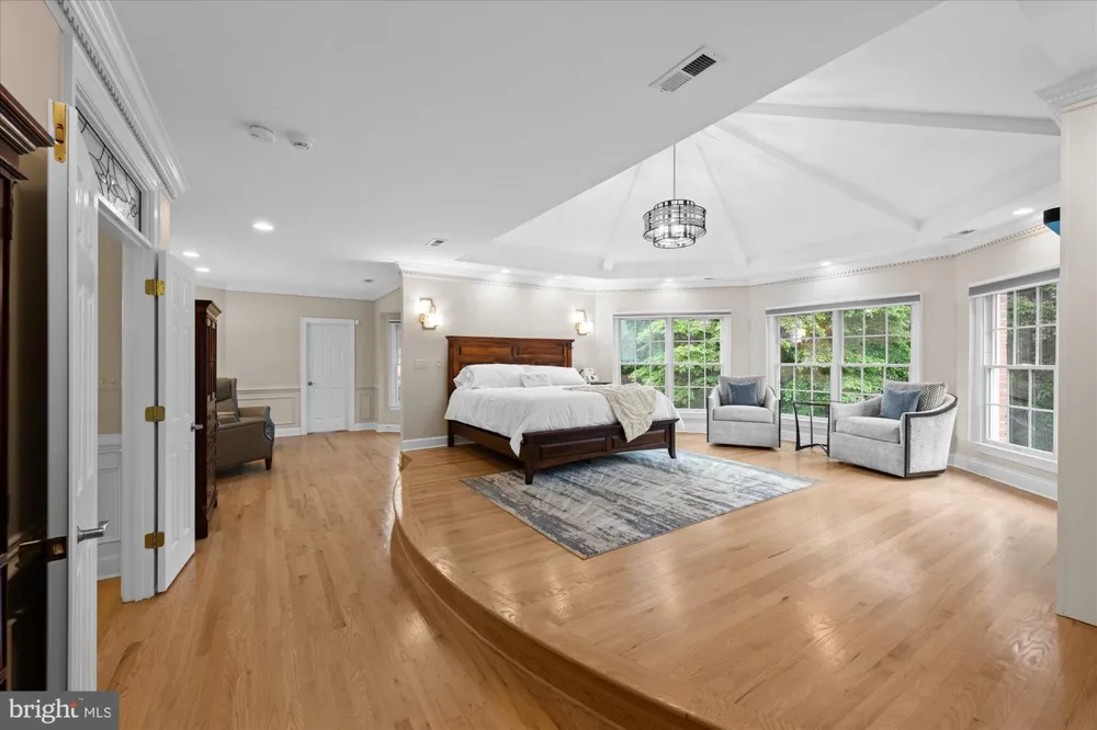 21750 LAUREL WOOD Leesburg, VA 20175