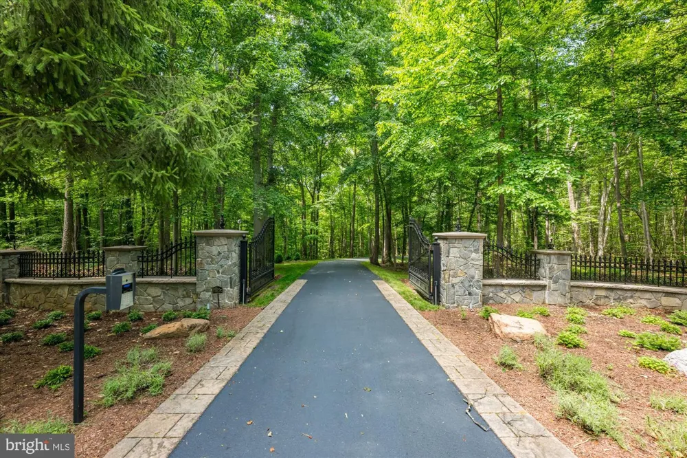 21750 LAUREL WOOD Leesburg, VA 20175