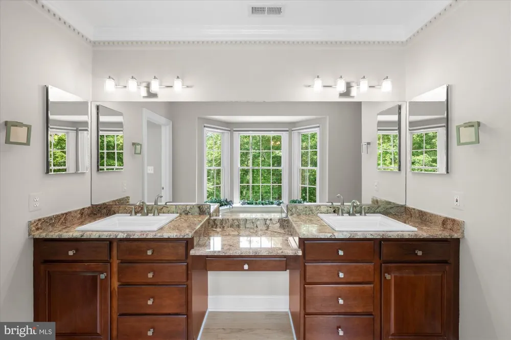 21750 LAUREL WOOD Leesburg, VA 20175