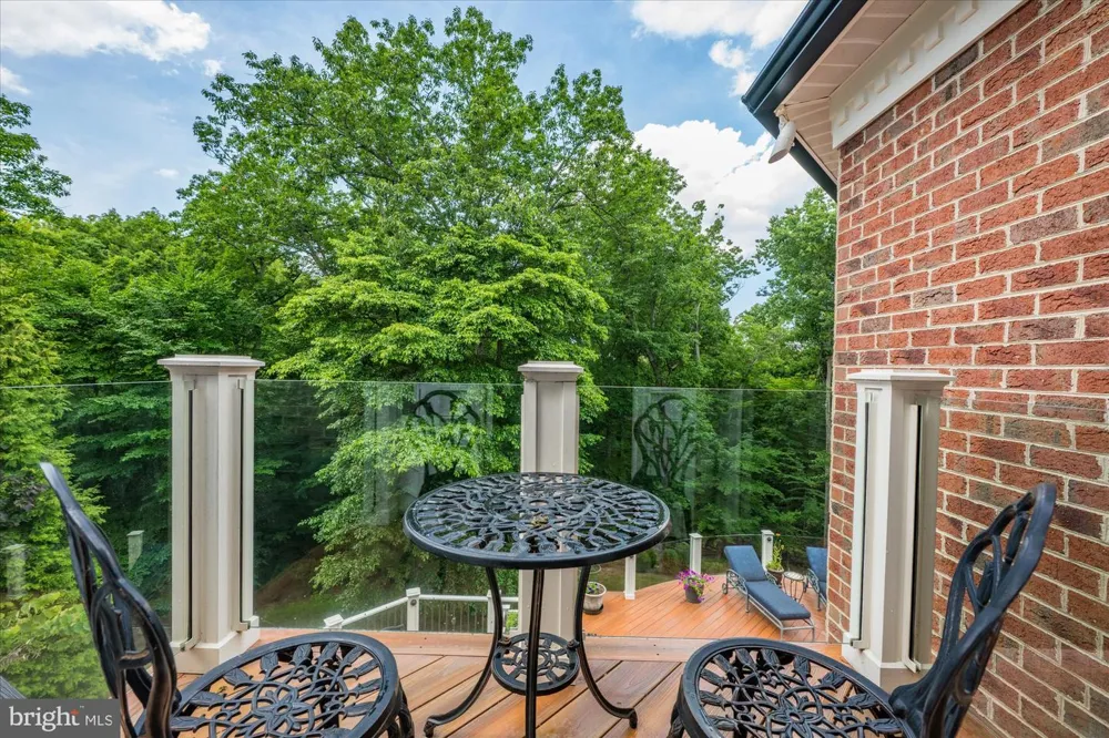 21750 LAUREL WOOD Leesburg, VA 20175