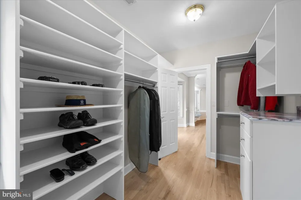 21750 LAUREL WOOD Leesburg, VA 20175