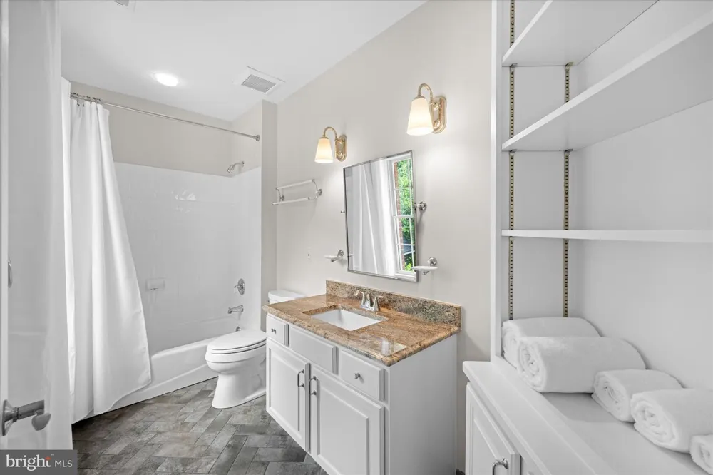 21750 LAUREL WOOD Leesburg, VA 20175