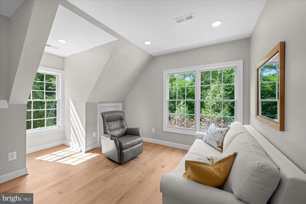 21750 LAUREL WOOD Leesburg, VA 20175