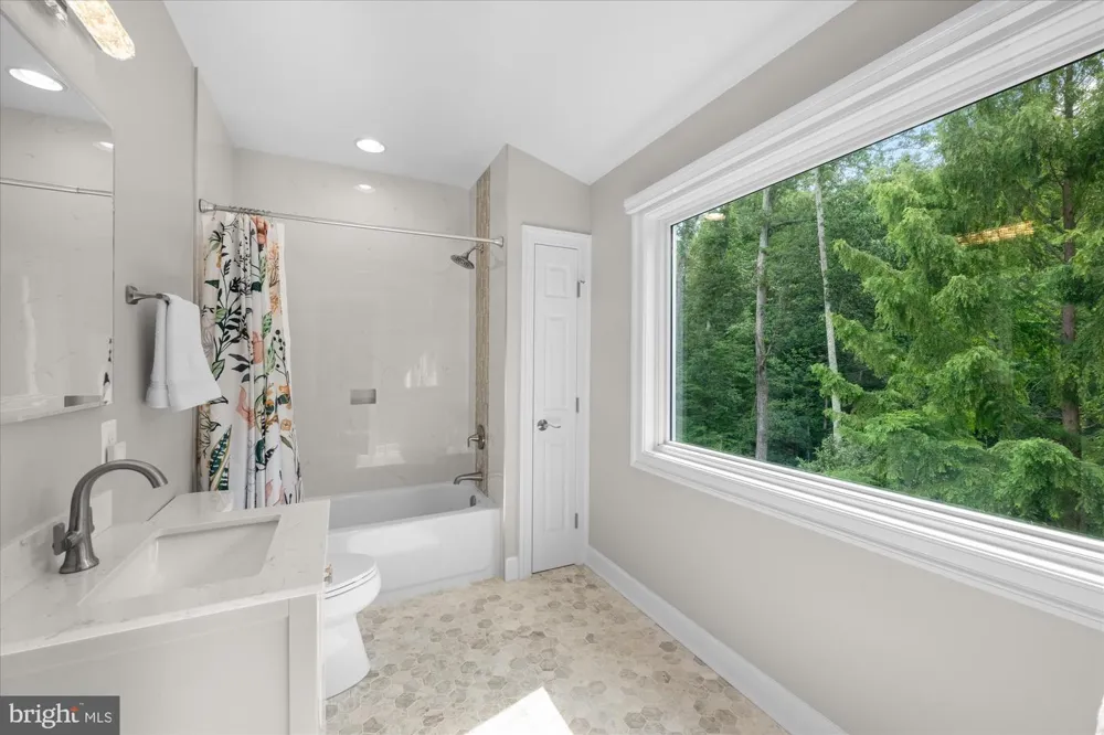 21750 LAUREL WOOD Leesburg, VA 20175