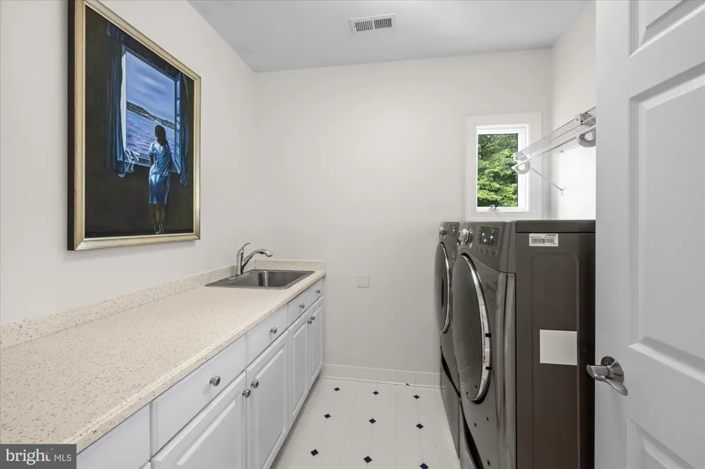 21750 LAUREL WOOD Leesburg, VA 20175