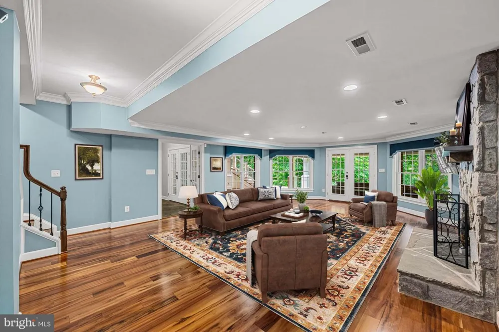 21750 LAUREL WOOD Leesburg, VA 20175