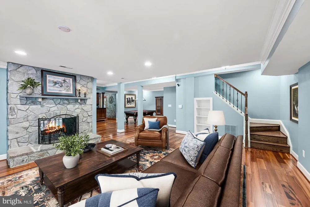 21750 LAUREL WOOD Leesburg, VA 20175