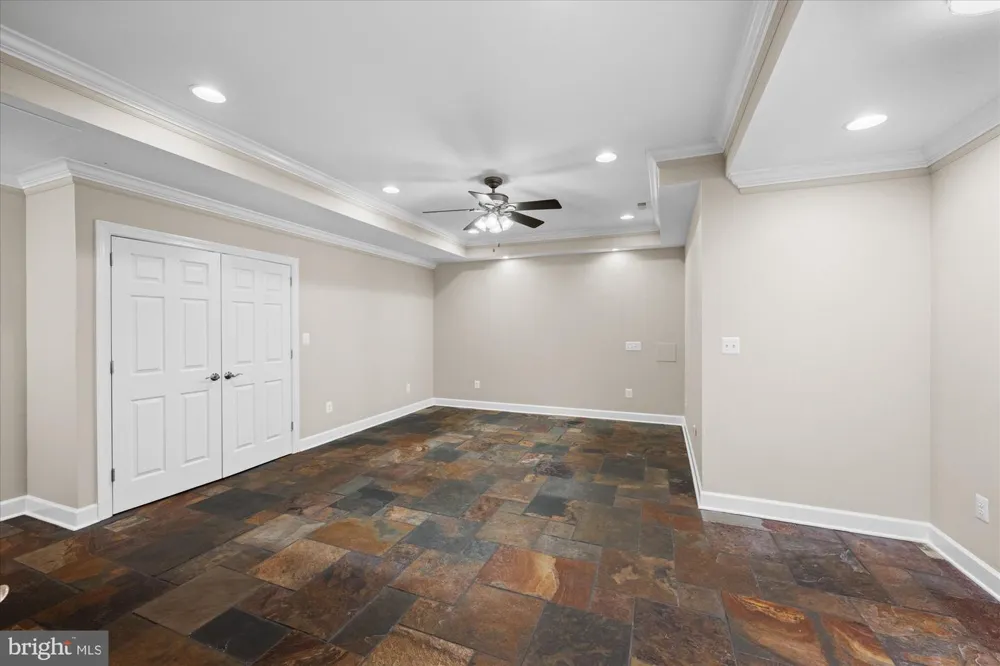 21750 LAUREL WOOD Leesburg, VA 20175