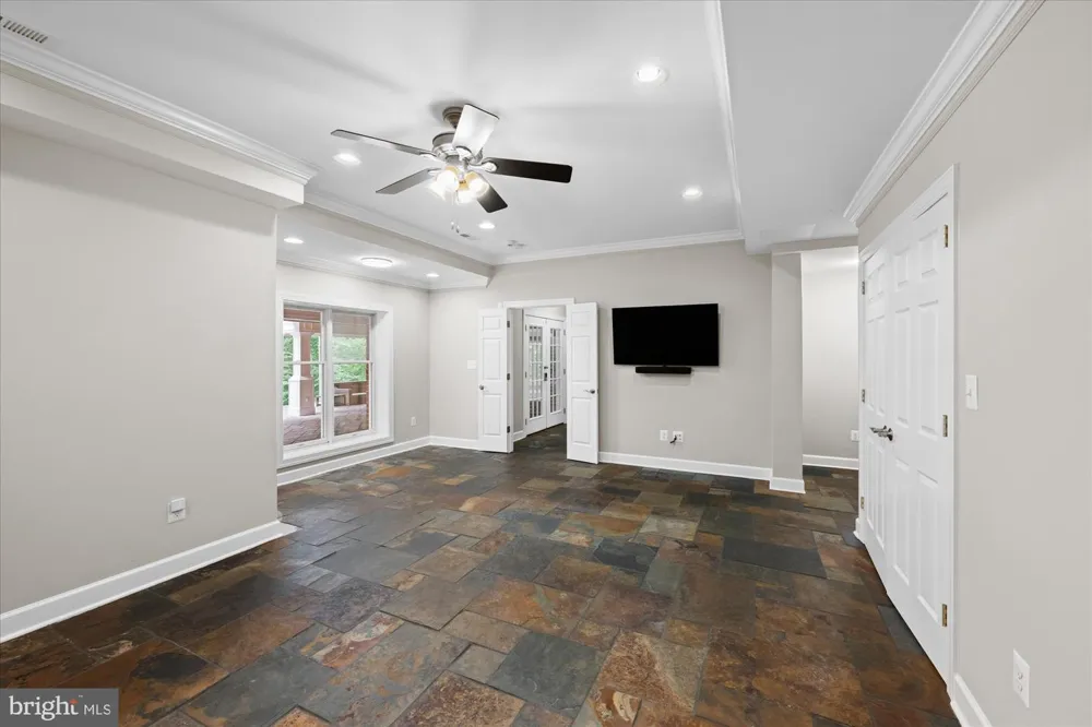 21750 LAUREL WOOD Leesburg, VA 20175