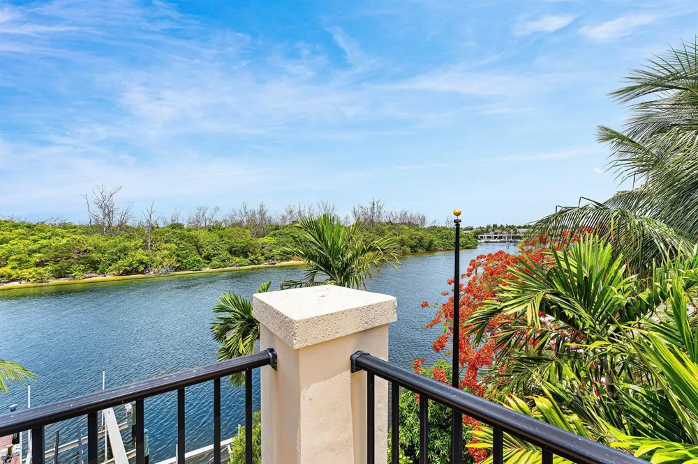 453 NE 19th Avenue Deerfield Beach, FL 33441