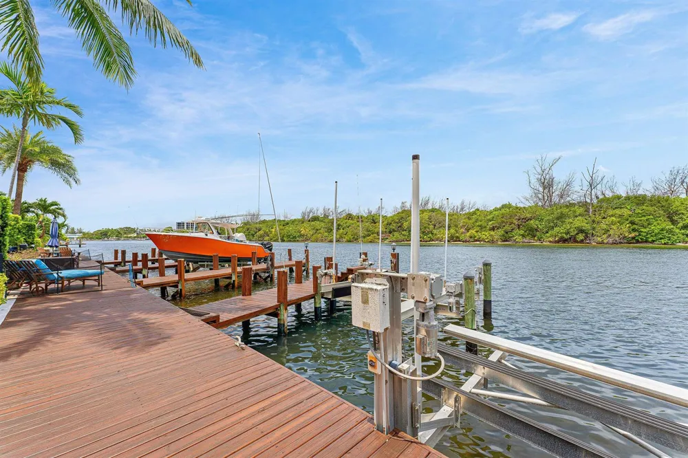 453 NE 19th Avenue Deerfield Beach, FL 33441