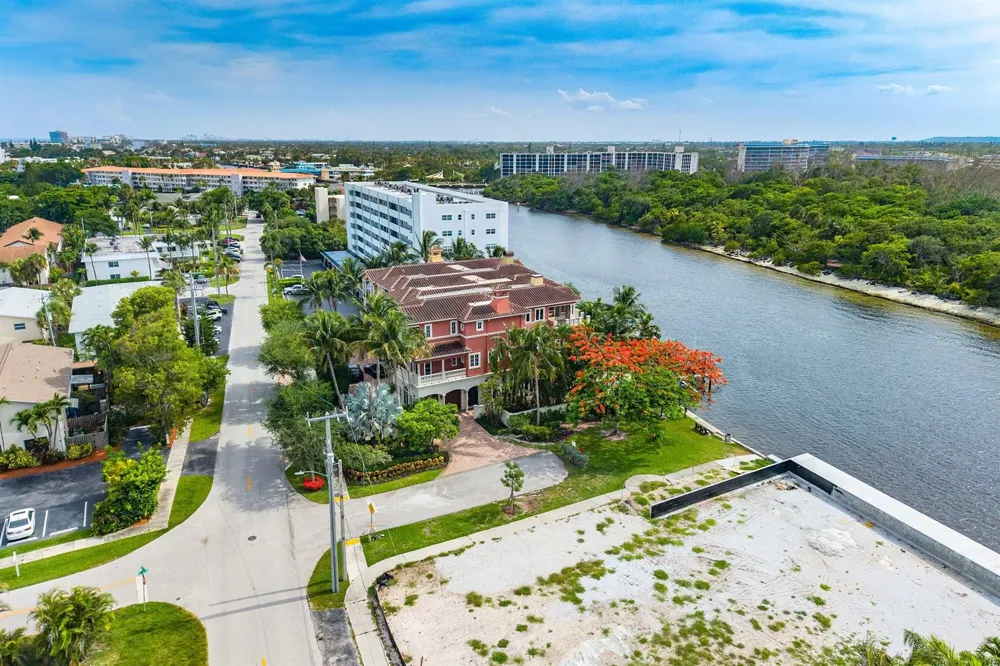 453 NE 19th Avenue Deerfield Beach, FL 33441