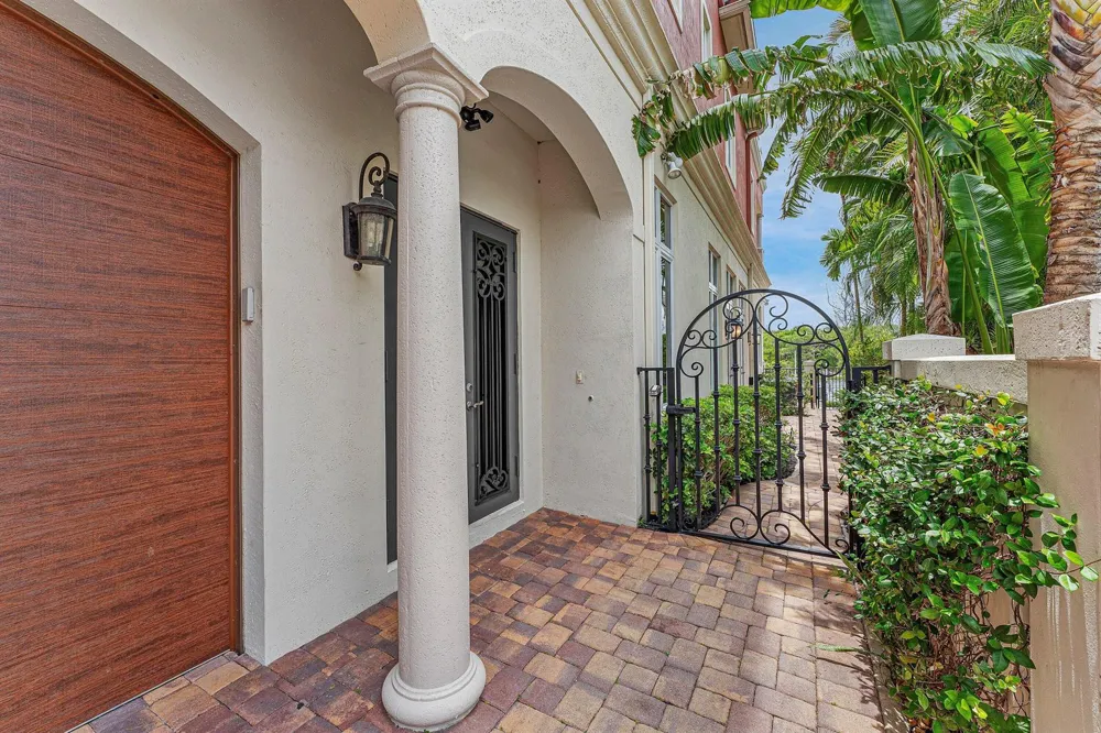 453 NE 19th Avenue Deerfield Beach, FL 33441