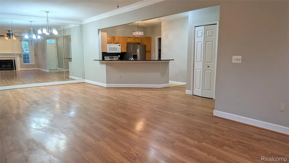 15286 CORNELL DRIVE Clinton Charter Township, MI 48038