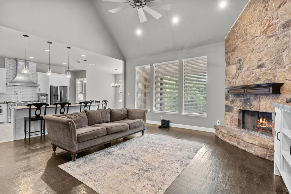 7348 Brady Oaks Drive Fort Worth, TX 76135
