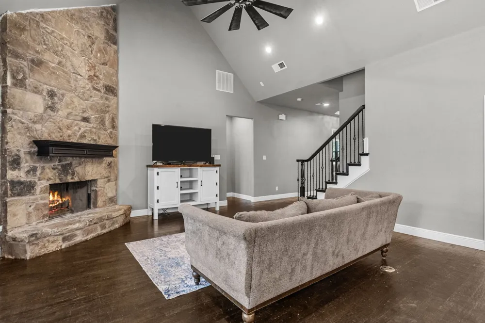 7348 Brady Oaks Drive Fort Worth, TX 76135