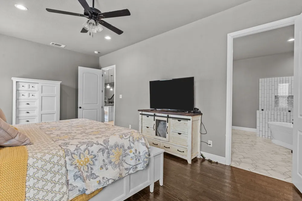 7348 Brady Oaks Drive Fort Worth, TX 76135