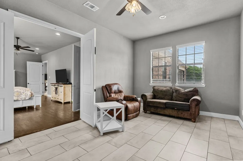 7348 Brady Oaks Drive Fort Worth, TX 76135