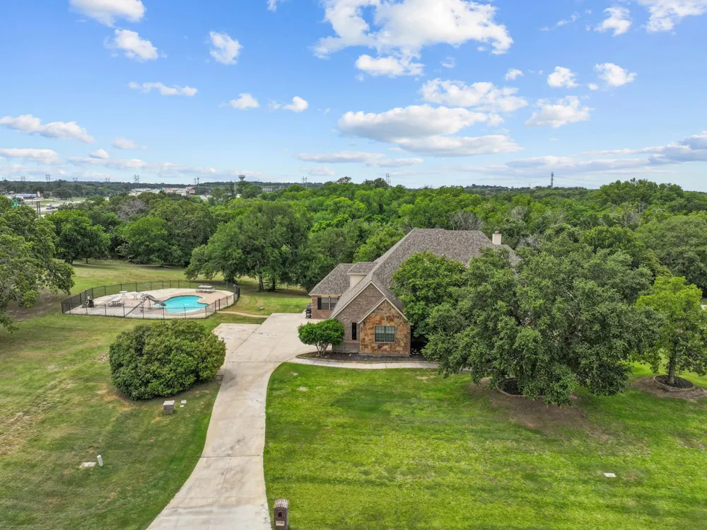 7348 Brady Oaks Drive Fort Worth, TX 76135