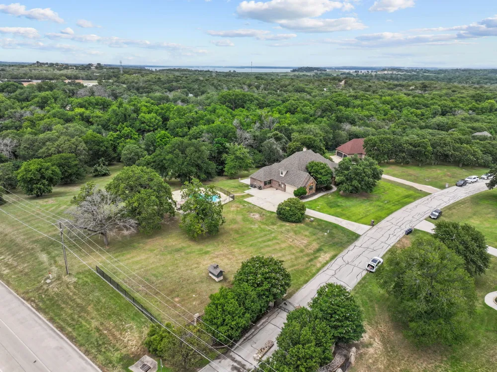 7348 Brady Oaks Drive Fort Worth, TX 76135