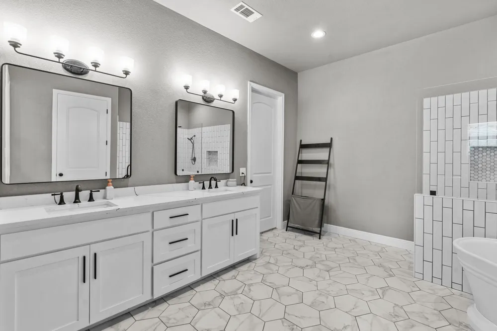 7348 Brady Oaks Drive Fort Worth, TX 76135