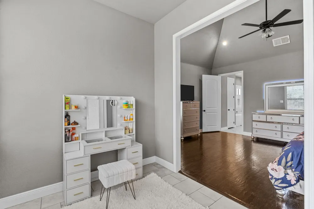 7348 Brady Oaks Drive Fort Worth, TX 76135