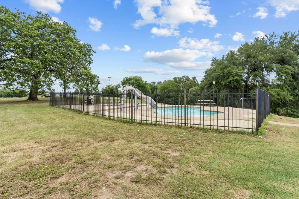 7348 Brady Oaks Drive Fort Worth, TX 76135