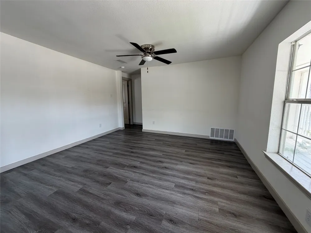 605 Pine Street Roanoke, TX 76262
