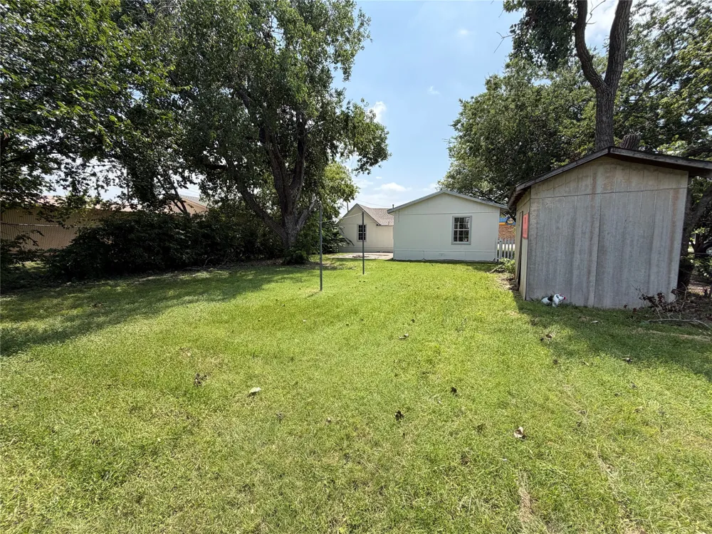 605 Pine Street Roanoke, TX 76262
