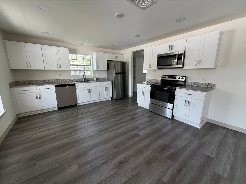 605 Pine Street Roanoke, TX 76262