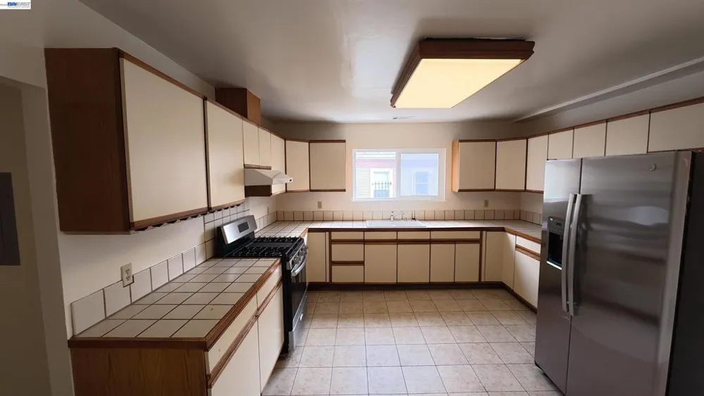 1418 15Th Ave Oakland, CA 94606