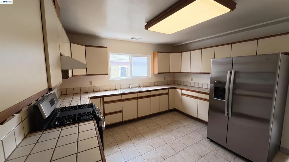 1418 15Th Ave Oakland, CA 94606