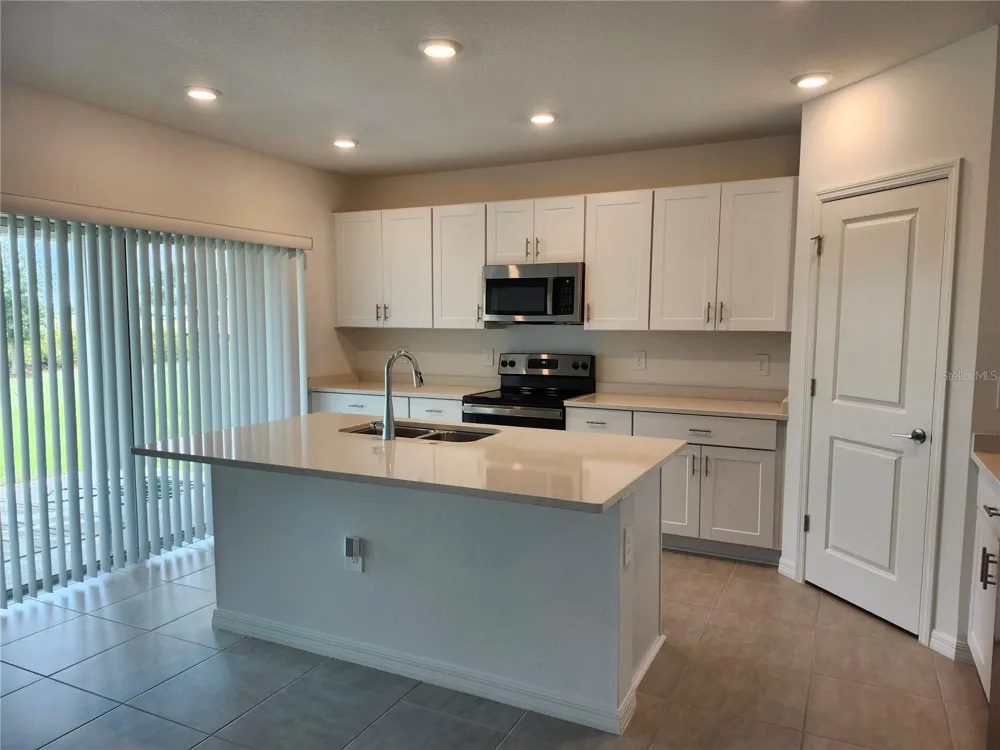 1009 CALICO POINTE CIRCLE Groveland, FL 34736
