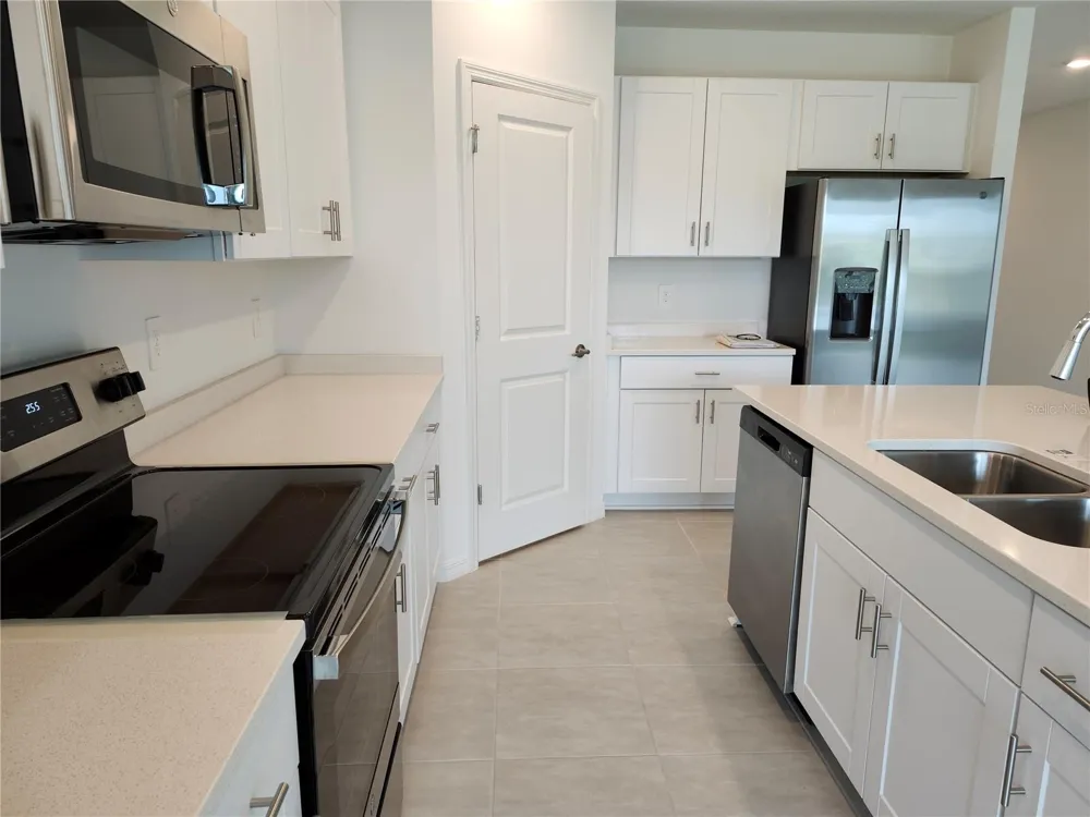 1009 CALICO POINTE CIRCLE Groveland, FL 34736