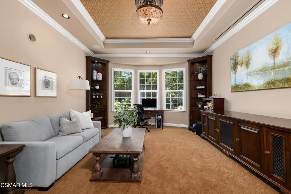 936 Vivian Circle Newbury Park, CA 91320