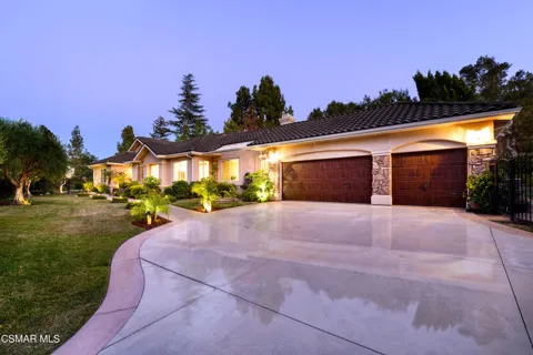 936 Vivian Circle