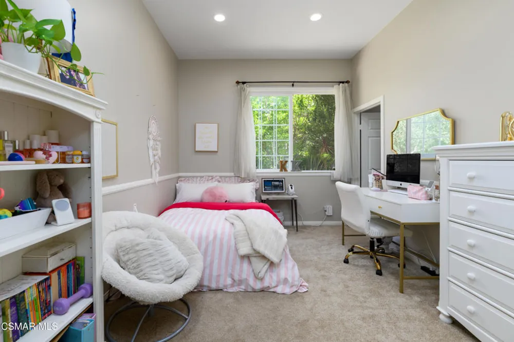 936 Vivian Circle Newbury Park, CA 91320