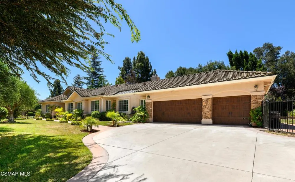 936 Vivian Circle Newbury Park, CA 91320