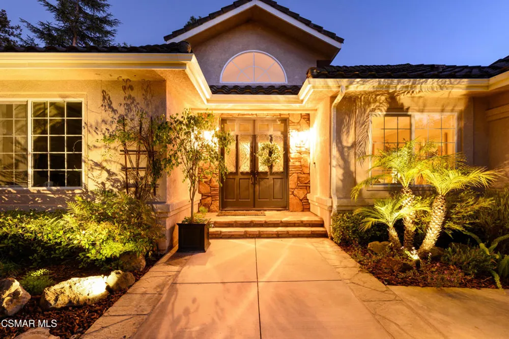 936 Vivian Circle Newbury Park, CA 91320