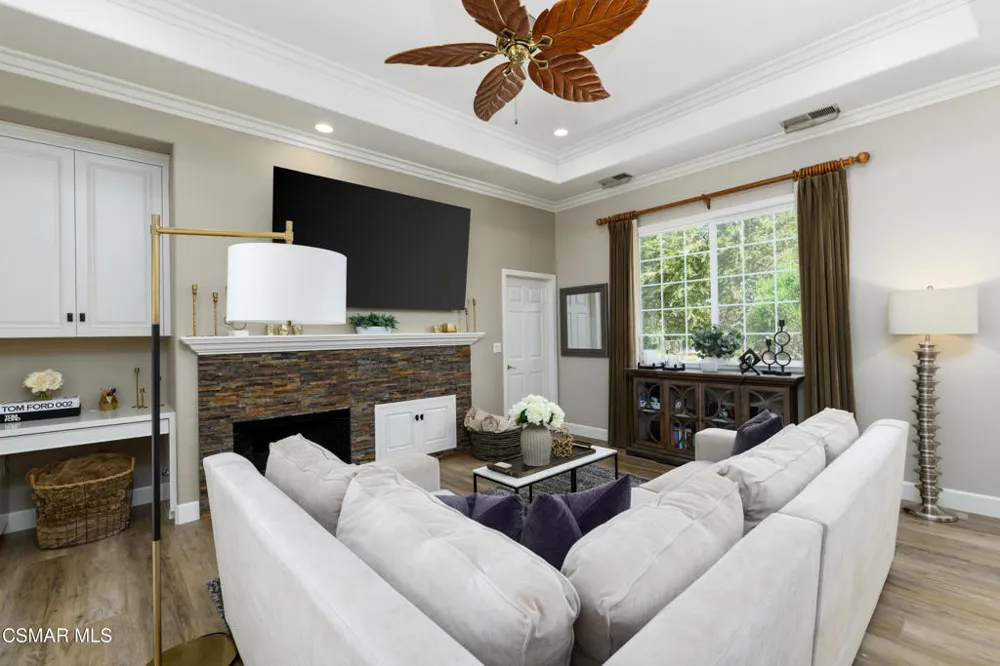 936 Vivian Circle Newbury Park, CA 91320