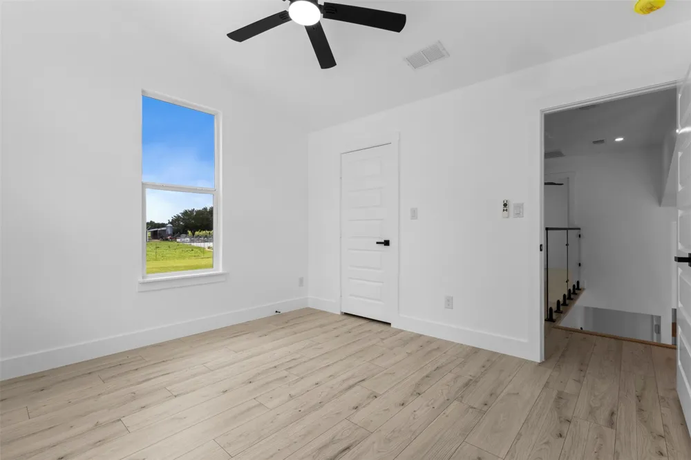180 RS COUNTY ROAD 2245 Emory, TX 75440